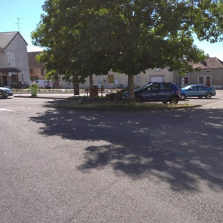 Gite De La Danse La Roche-en-Brenil Exterior foto